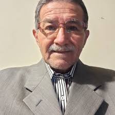 La página BARRIO LA TOLA 💪 TOLA LA VIDA.. 🪵🪵 AVISO COMUNITARIO 🪵🪵LEÑA  🪵🪵