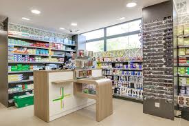 Comptoir Avec Bac Soldeur Realise Sur Mesure Avec Logo Pharmacy Design Pharmacy Design
