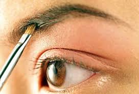 Enhancing the look of your eyebrows is a great way to brighten up a tired appearance and get unruly eyebrows under control. Slideshow Tweezing Fakes And Mascara Tips For Eyebrows And Eyelashes