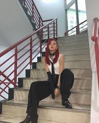 We specialise in the design, construction and installation of high quality staircases. On Twitter Hi Sseulgi Redvelvet Rvsmtown Today S Monster Inkigayo