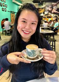 🔥古晋第一家澳门瓦煲咖啡🔥 #用碳烤的咖啡#碳烤面包#猪脚饭家人们！古晋又有一家新的美食了😍 就位于Brighton Square的上上签！  他们既然有用碳