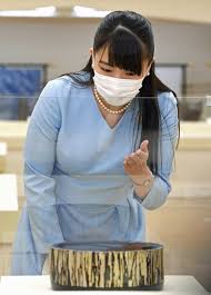 1 day ago · 2017年9 月 に 婚約 内定の 会見 をお開きになられてから4年、 秋篠宮 家 の長女・ 眞子さま と 小室圭 さんが年内にも結婚すると、今月1日付の 読売新聞 が報じた。 ç§‹ç¯ å®®å®¶ çœžå­ã•ã¾ å†™çœŸç‰¹é›† æ™‚äº‹ãƒ‰ãƒƒãƒˆã‚³ãƒ 