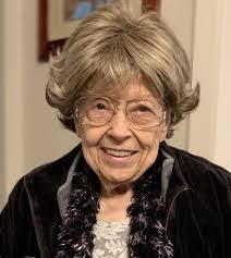 Maureen Bunn's Instagram, Twitter & Facebook