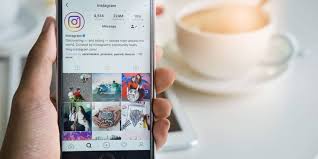 Geld Verdienen Mit Instagram Darauf Kommt Es 2021 An Grunder De Mit werbeanzeigen auf instagram können unternehmen ihre bekanntheit fördern und über visuelle beiträge ihren kundenstamm ausbauen.