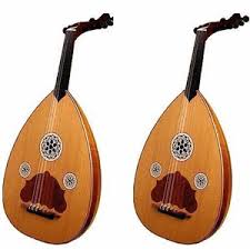 Gambus dimainkan sambil diiringi gendang.sebuah orkes memakai alat musik utama berupa gambus dinamakan orkes gambus atau disebut gambus saja. Alat Alat Musik Tradisional Indonesia Eniex