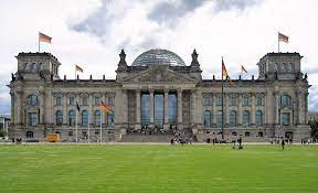 Selain berlin, munich, dan hamburg, cologne juga jadi salah satu kota di jerman yang wajib kamu sambangi. 25 Tempat Wisata Terbaik Di Berlin 2021 Wisata Muda
