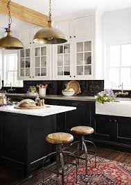 Jul 03, 2018 · through their hit hgtv show, fixer upper, as well as their books, viewers have gotten to know not only chip and joanna gaines, but also their four oldest children, drake (age 13), ella rose (age 11), duke (age 10), and emmie kay (age 8). Joanna Gaines Luxury Kitchen Tip Purewow
