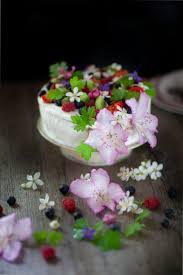 Gateau D Anniversaire Aux Fruits Et Fleurs De Printemps Panier De Saison Fete Ses 10 Ans Recette Gateau D Anniversaire Aux Fruits Gateau Anniversaire Gateau