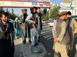 Us troops are taking control of kabul's international airport, while desperate residents try to flee the city after the taliban seized afghanistan. Z Djcpebtxn1fm