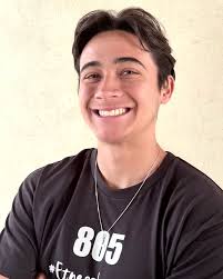 I would like to welcome the newest members of the fit fam leadership team!  Say hello to Mia Talaugon, office manager @miatalaugon and Eli Myers,  computer and software management @eli.myers06 ♥️ These