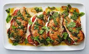 What To Cook This Week It Only Takes 25 Minutes To Prepare This Chicken Caprese By Susan Spungen Chic Chicken Caprese Recipe Caprese Recipes Caprese Chicken
