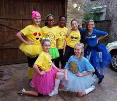 Diy Emoji Costumes We Were All Of Our Favorite Emojis What S Yours Emoji Halloween Costume Group Halloween Costumes Emoji Costume