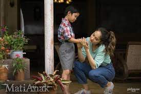 Awal 90an, ina (cinta laura) seorang perempuan yang rajin dan berkepribadian kuat, tinggal di sebuah panti asuhan yatim piatu yang kondisinya memprihatinkan, miskin. Matianak Dead Child 2019 Preview Movies And Mania