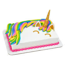 We also love unicorns so the combination of cake and unicorns is just something we adore! Square Unicorn Cake Ideas