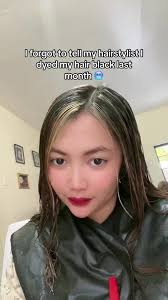 Paano Magkulay ng Buhok na Itim sa Highlights