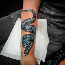 Generalmente, i tatuaggi del serpente sono avvolti intorno alla gamba e al braccio o semplicemente. Tatuaggio Serpente Significato Idee E Foto Tatuaggio Co