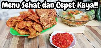 Pada bayam hijau masih mentah terkandung silakan ambil panci yang akan digunakan untuk membuat sayur bayam. Sayur Sop Bening Sehat Nggak Pake Ngulek Lauk Pasangannya Bikin Ngiler Ini Cukup Modal 20 Ribuan Loh Dapur Lagi