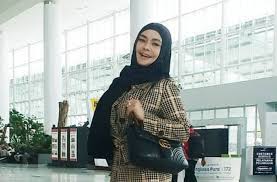 Zapin laksamana raja di laut cover by orkes melayu nuansa irama rojer. Lagunya Melegenda Iyeth Bustami Ternyata Kerap Alami Kejadian Mistis Saat Bawakan Laksmana Raja Di Laut Karena Tidak Berdoa Panggung Porak Poranda