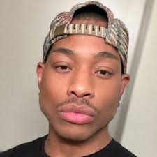 A conversation between a mother and her son has gone viral after she  insisted he can't get a job or go to school because it could affect her  Section 8 and Link