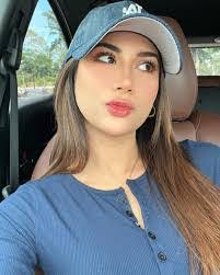 Dora Hanna's Instagram, Twitter & Facebook