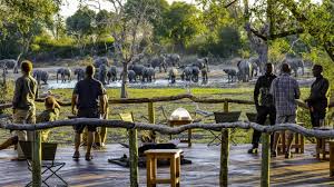 Urlaub in botswana botswana ist ein beliebtes urlaubsland im südlichen afrika, es grenzt im süden und südosten an südafrika, im westen an namibia, im norden an sambia und im nordosten an. Tourismus In Botswana Alles Steht Still Reise Sz De