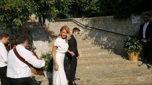 Αν πάλι θέλεις μία έξτρα νότα τόλμησε τη. Mpalatsinoy Nyfh Apastraptoysa Mesa Sto Nyfiko Ths Star Gr