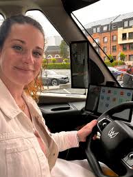 Pas besoin d'aller à Dubaï pour monter dans un 𝐜𝐚𝐦𝐢𝐨𝐧 𝐝𝐮  𝐟𝐮𝐭𝐮𝐫. Il suffisait d'être à Valenciennes ce matin. 🚛⚡ Le projet  Windrose, annoncé lundi au sommet Choose France, a fait… |