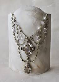 Slide necklace chain through slits and into holes on each side 11. Card Paper Jewellery Stand Jewelry Display Cards Necklace Display Simple Silver Jewelry