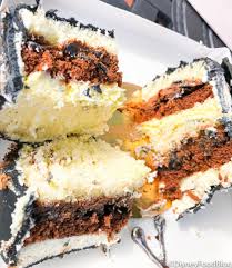 It S Time For Another Wandavision Retro Tv Cake In Disney World The Disney Food Blog