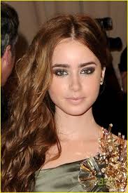 Lily Collins Light Golden Brown Hair Golden Brown Hair Color Golden Brown Hair