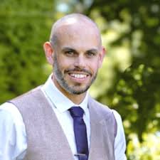 I'm so happy to announce that this summer I graduated from the University  of Oxford with a BA in History, winning the Frederick H Bradley thesis  prize for my dissertation