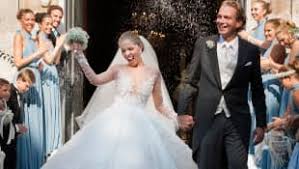 Oder du bist auf eine hochzeit eingeladen und suchst nun ein passendes abendkleid? Victoria Swarovski Im Hochzeitskleid So Schon Sah Sie Aus