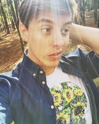 Thomas sanders is an american youtube star, singer, actor, and social media personality (31 years old), was born on april 24, 1989, in gainesville, florida, united state of america.there is no information regarding his father's, name, and his mother's name. Thomas Sanders Age Bio Faces And Birthday