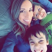 Holly Nave's Instagram, Twitter & Facebook