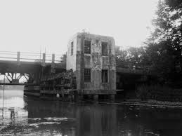 Gibson Louisiana Weather Beaten Control Tower Of The Old Hwy 90 Lift Bridge Across Bayou Black The Lif Louisiana History Terrebonne Parish Railroad Tracks