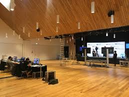 Live Stream Fur Anleger Volles Haus Im Internet Profil Magazin