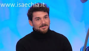 La scelta conquista il prime time per raccontare come sono andate a finire quattro favole d'amore del dating tv ideato da intanto nella trasmissione è nato un nuovo amore: Uomini E Donne E Andrea Cerioli Il Nuovo Tronista Isa E Chia