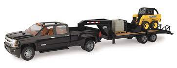 This flatbed trailer features a gooseneck hitch to connect with big country toys full line of vehicles, and the hitch raises and lowers just like dads! Ertl Toys 2017 Chevrolet 3500 Dually And Gooseneck Trailer