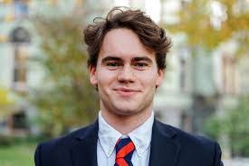 Charlotte Kinard's Instagram, Twitter & Facebook