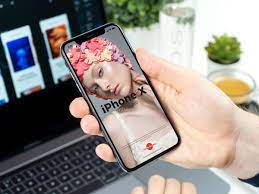 Download Free Man Holding In Hand Iphone X Mockup Psd Iphone Mockup Psd Iphone Free Mockup