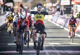 Lotte kopecky (née le 10 novembre 1995 à rumst) est une coureuse cycliste belge, membre de l'équipe liv racing. Lotte Kopecky Wins Le Samyn Des Dames Liv Cycling Schweiz Suisse