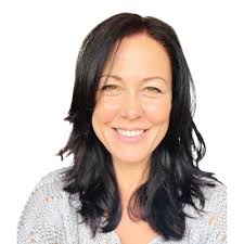 Did you know that more and more women—entrepreneurs, busy moms, teachers,  and other professionals alike are investing in self-care retreats?