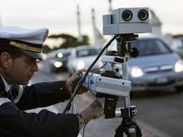 Stamane 3 ottobre una pattuglia della polizia locale di termoli ha iniziato i controlli con l'autovelox regolarmente segnalato sul litorale nord, in quel tratto di statale 16 diventato comunale. Elenco Degli Autovelox Fissi In Italia Triumphchepassione