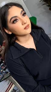 Areli Lozano's Instagram, Twitter & Facebook