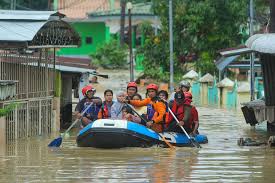 Mulai dari yang sederhana, atau yang mewah biasanya di bentuk bersusun atau bertingkat. Potret Proses Evakuasi Korban Banjir Deliserdang