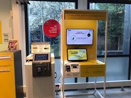 La délivrance d'une nouvelle carte grise, appelée désormais certificat d'immatriculation, est soumise au paiement d'une taxe dite taxe régionale, sauf cas d'exonération, et de taxes additionnelles. Hauts De Seine Il Est Desormais Possible De Recuperer Sa Carte Grise Provisoire A La Poste Actu Hauts De Seine