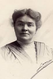 Joni Wallace's Instagram, Twitter & Facebook