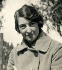 Annette Hollenbeck's Instagram, Twitter & Facebook