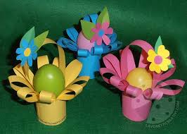 Tagliare altre 5 striscioline di carta riciclata (sempre della stessa larghezza) e incollarle insieme per. Lavoretti Di Pasqua Per Bambini Cestini Pasquali Di Carta Lavoretti Creativi