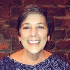 Elaine Lemmer's Instagram, Twitter & Facebook